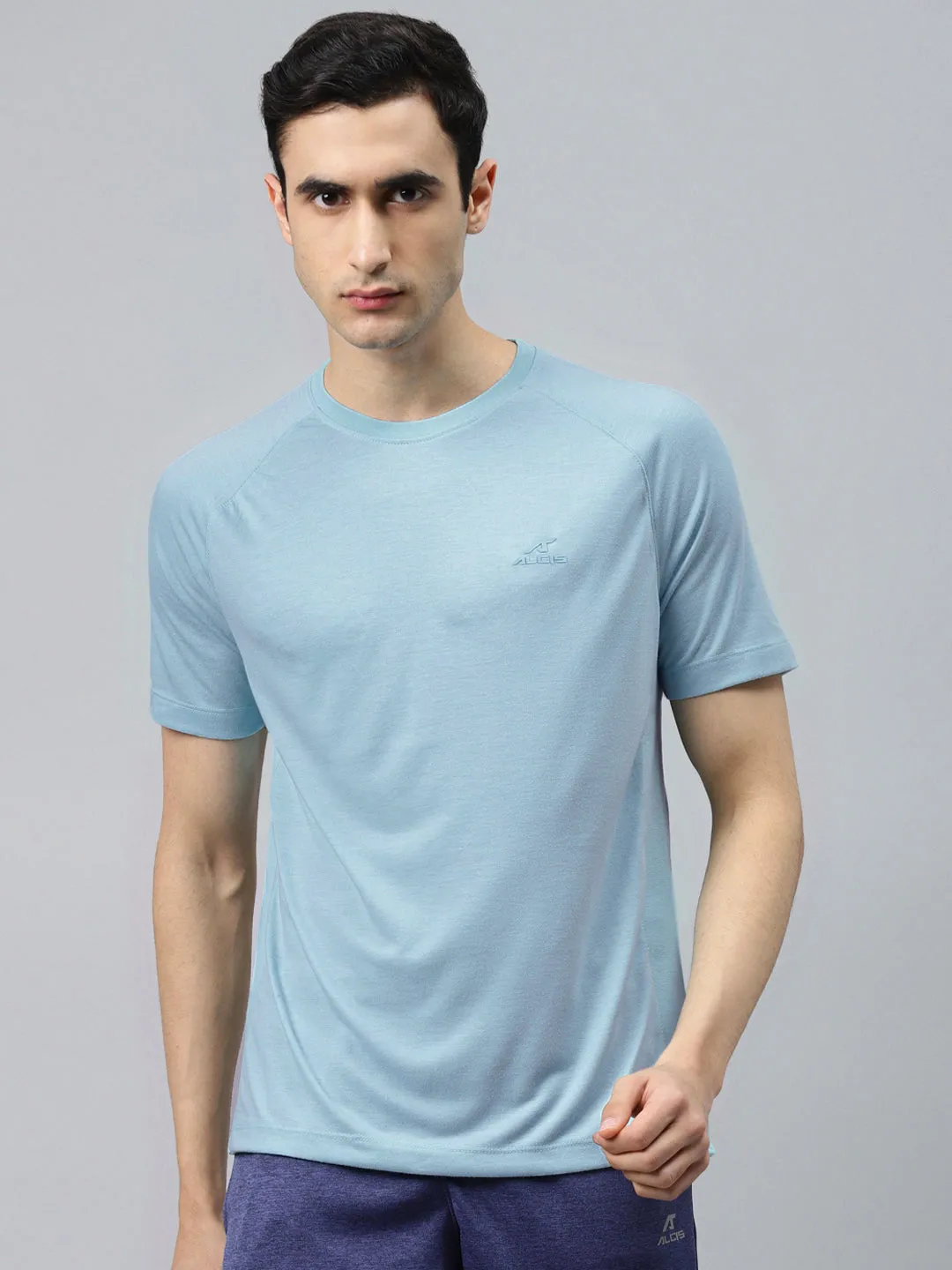 Alcis Men Blue Solid Round Neck T-shirt