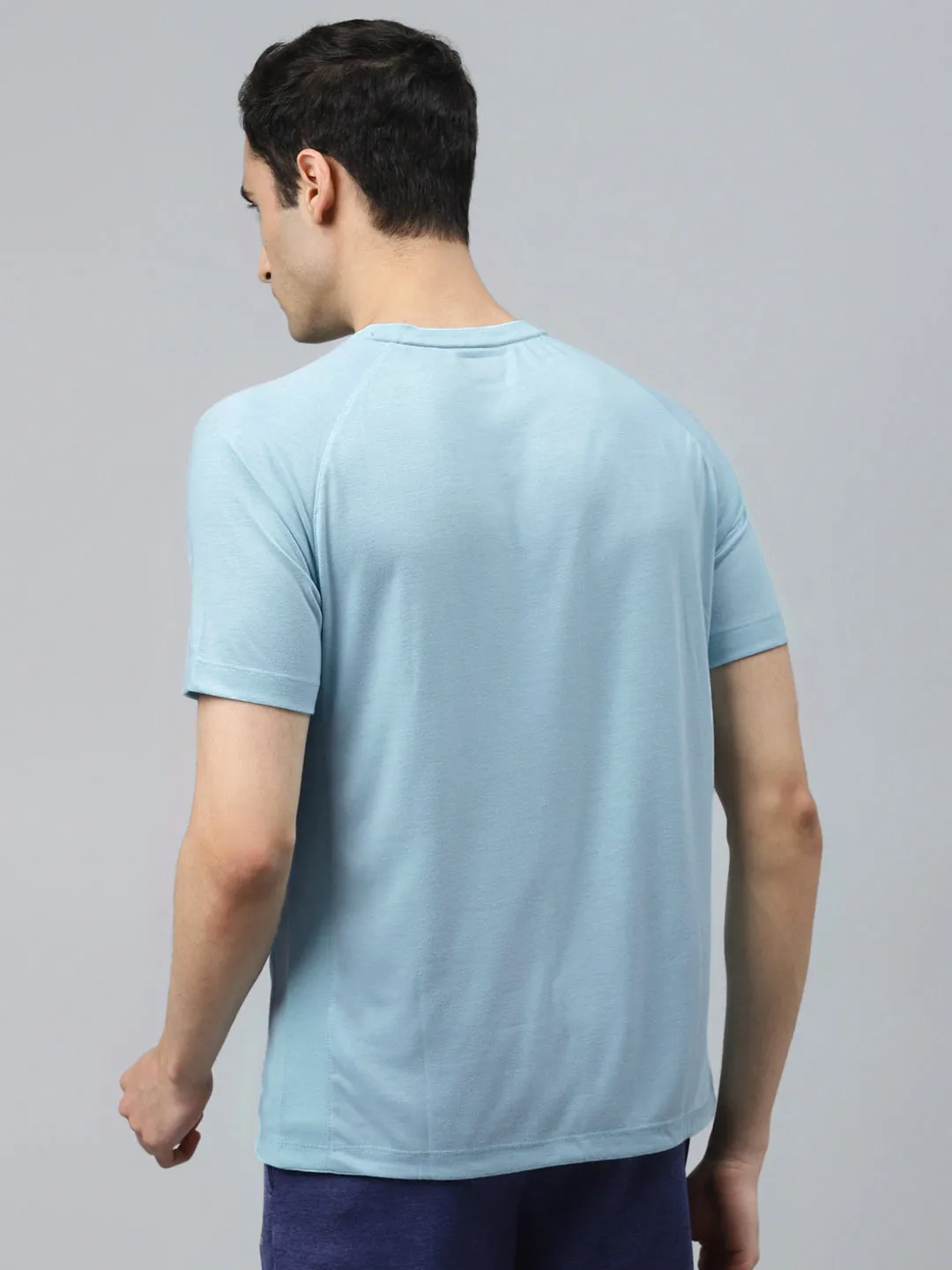 Alcis Men Blue Solid Round Neck T-shirt