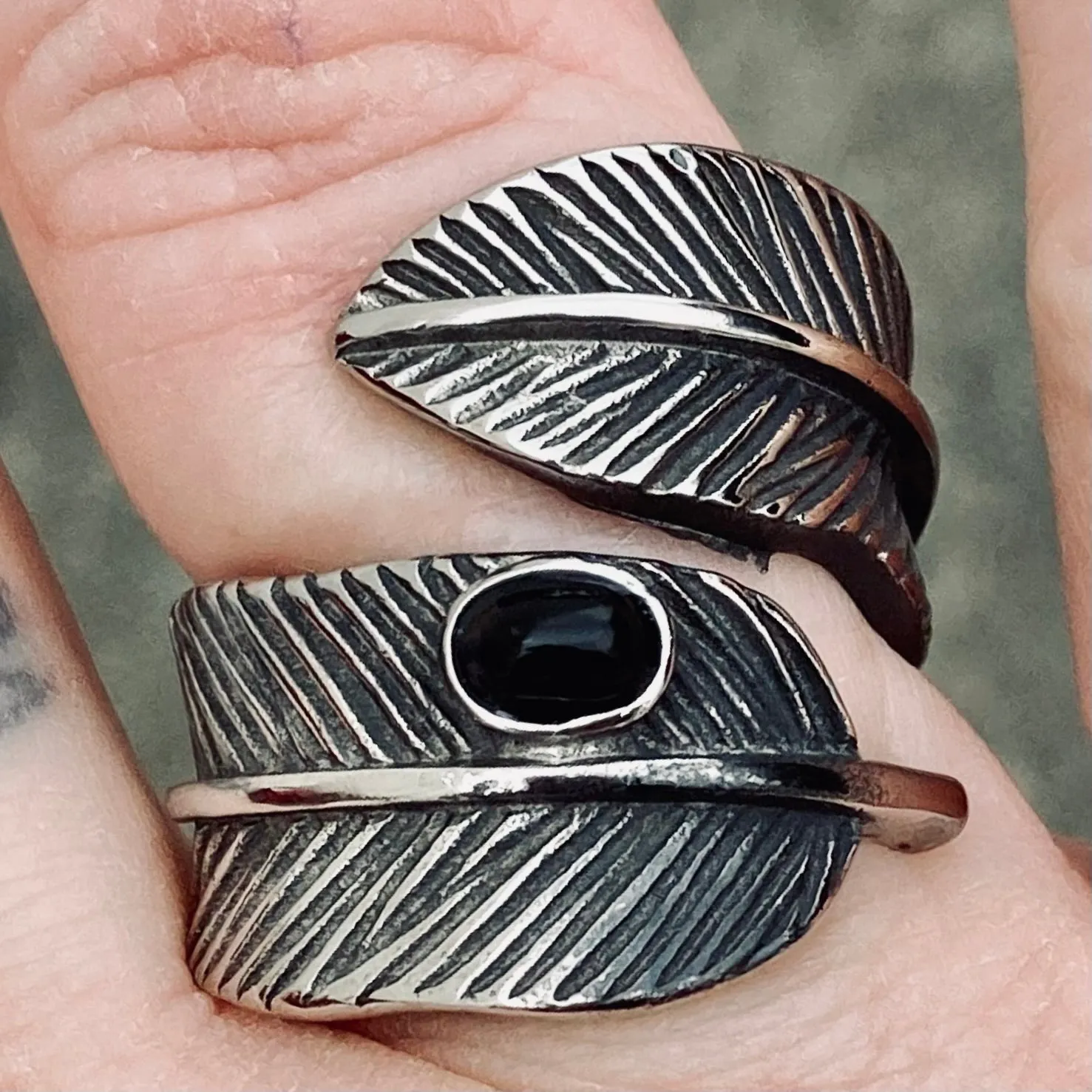 Feather & Black Stone Ring - R190