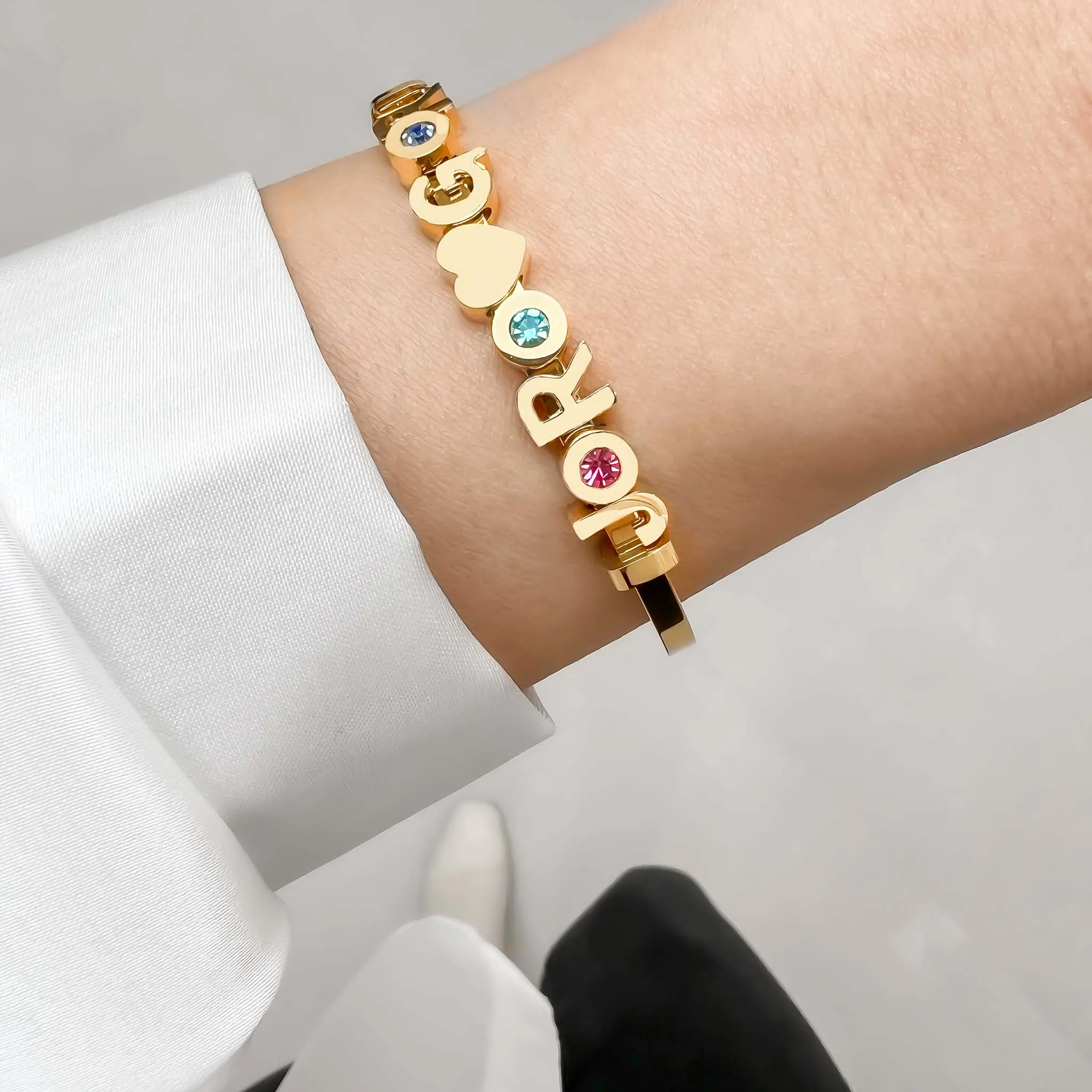 Letter bangle gold