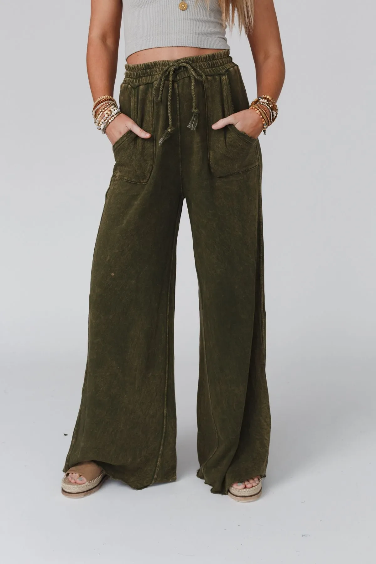 Relaxing Robin Wide Leg Pant - New Olive