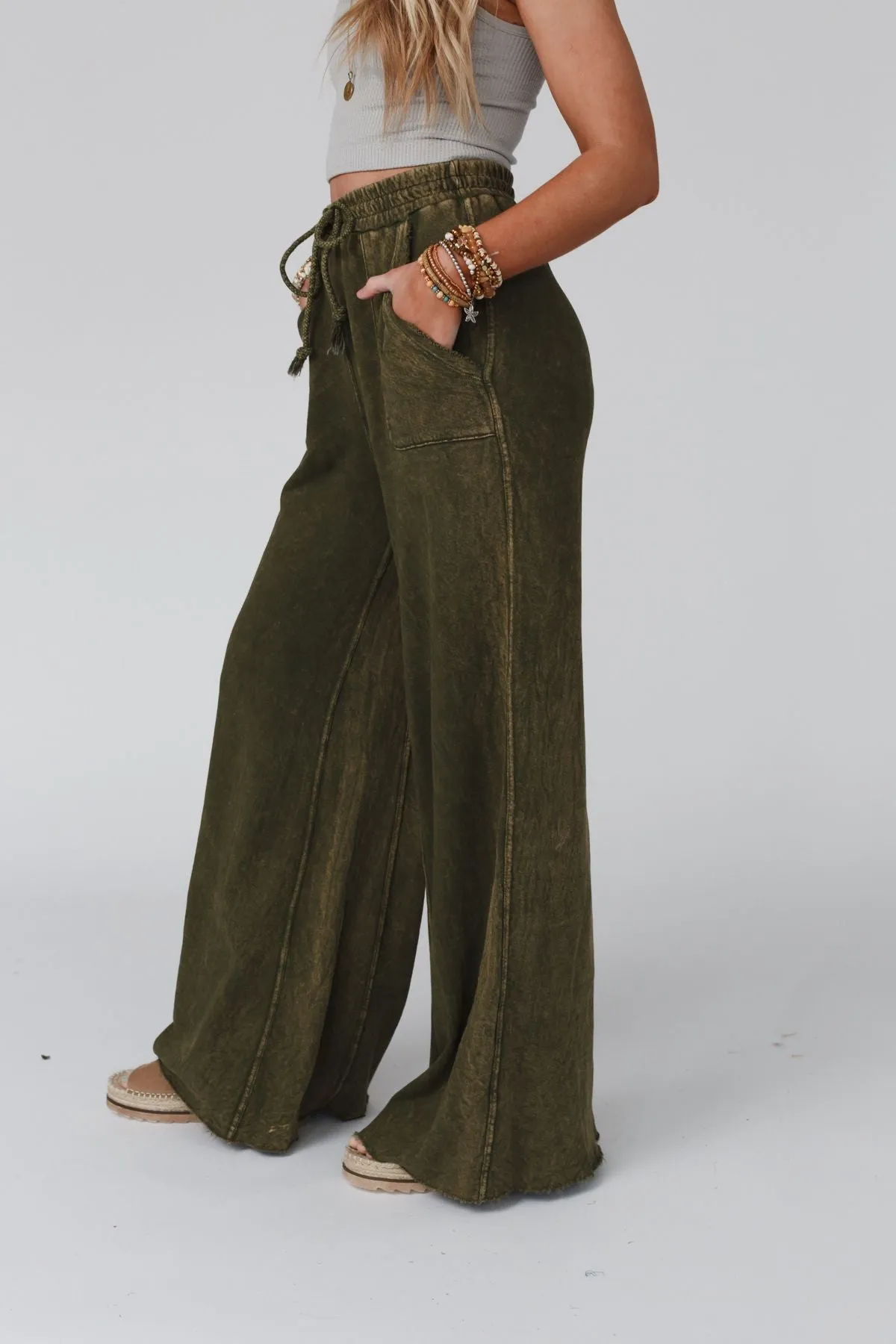 Relaxing Robin Wide Leg Pant - New Olive