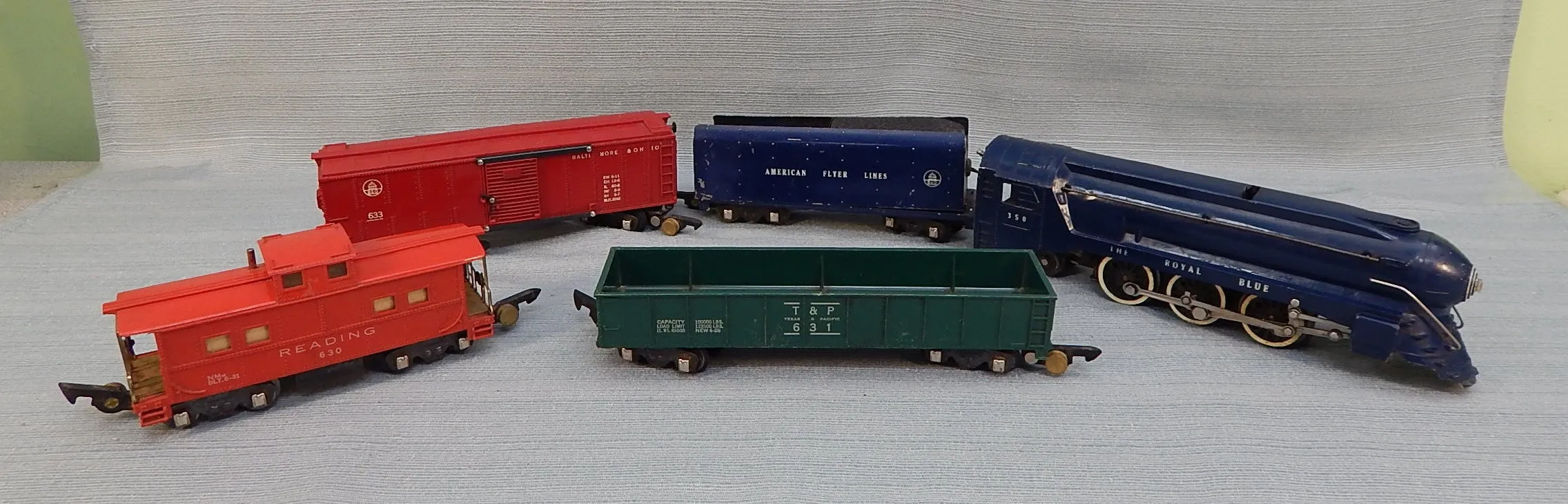 Vintage American Flyer S-Gauge Train Set - 4 Cars   More, Untested